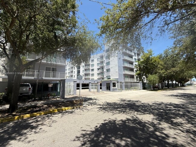 Primary Photo - 2415 NW 16th St Rd