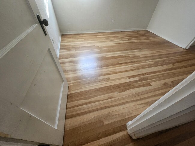 Building Photo - 1217 Girard Blvd NE