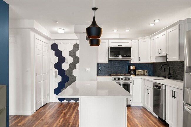 Building Photo - 151 Tremont St