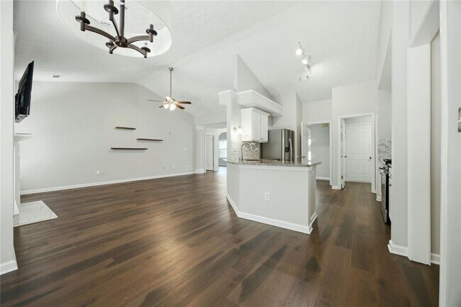 Building Photo - 572 Staghorn Ln