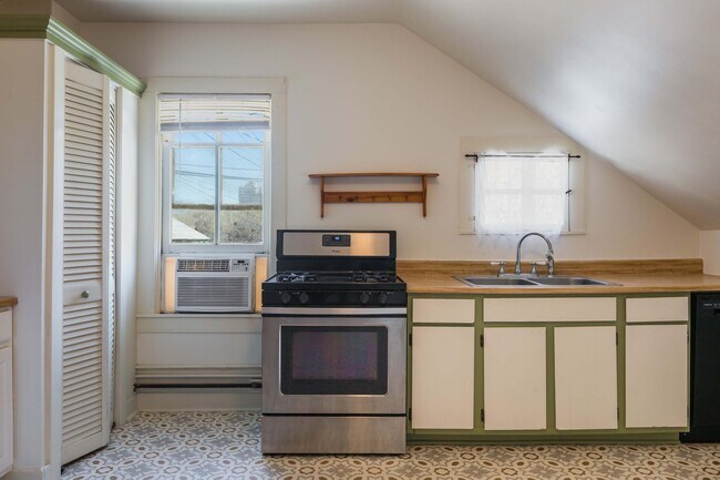 Building Photo - 1119 Tijeras Ave NW