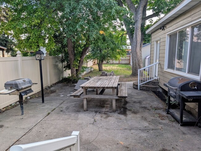 Building Photo - Beautiful Home 4bd 3bath