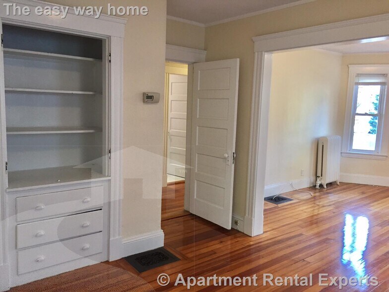 Building Photo - 9 Orrin St