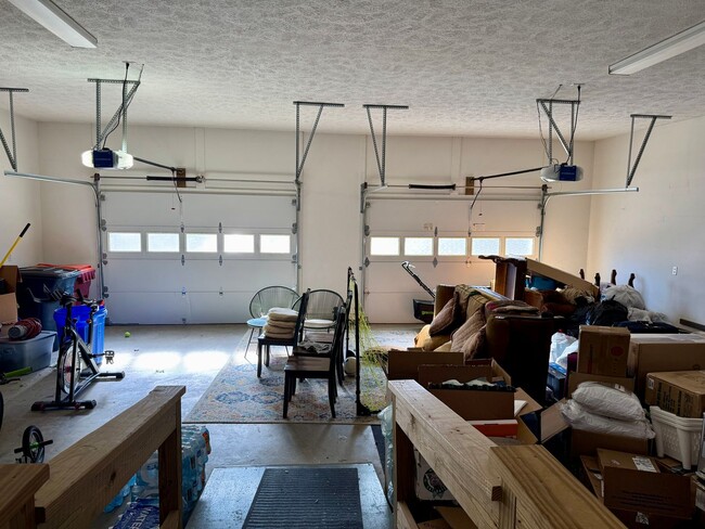 Building Photo - Spacious Two-Story Home in Blacksburg