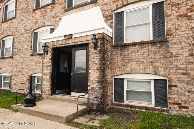 Building Photo - 4303 Landside Dr