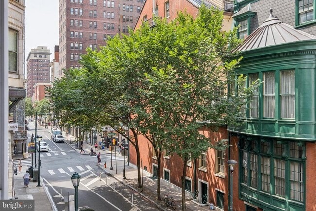 Building Photo - 131 S 13th St