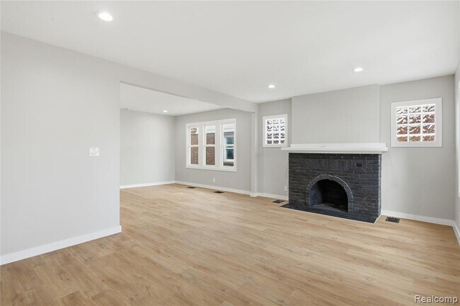 Building Photo - 14615 Winthrop St