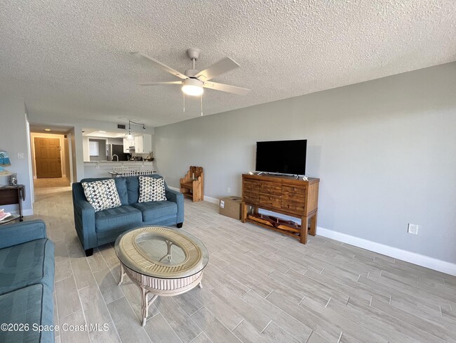 Building Photo - 8494 Ridgewood Ave