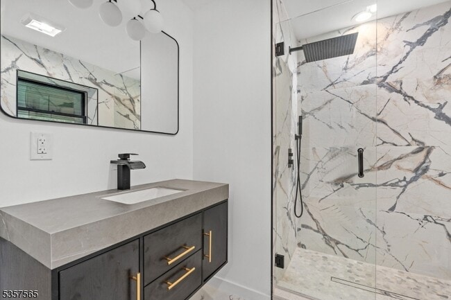 Building Photo - 148 Great Hills Rd