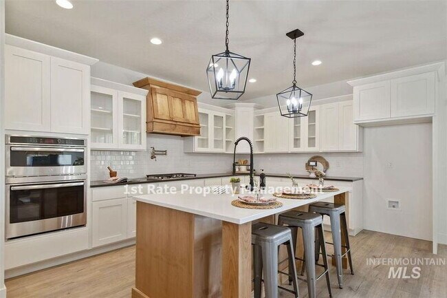 Building Photo - 3280 S Ruffian Ln