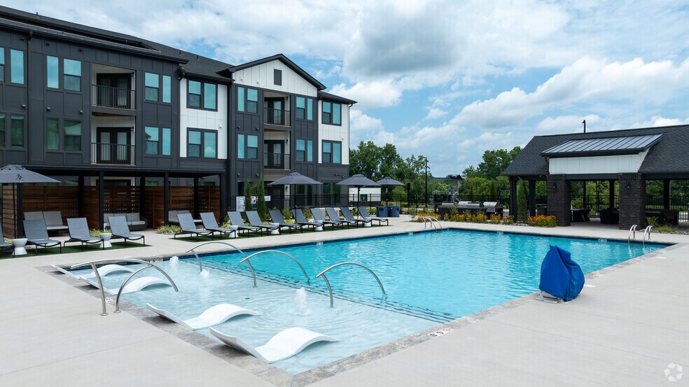 Primary Photo - Evolve at Lake Norman
