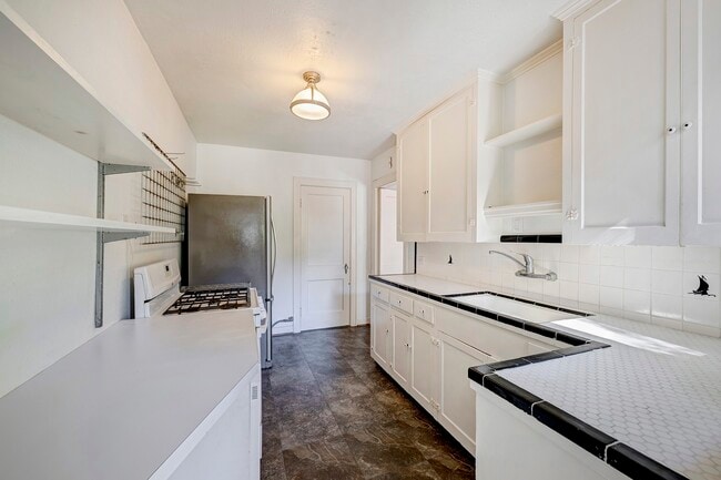 Building Photo - 1741 Wroxton Ct