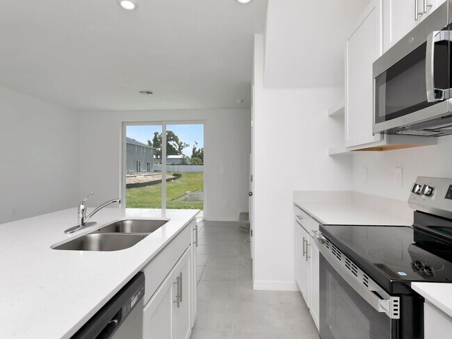 Building Photo - Brand-New 3BR/2.5BA Townhouse for Rent in Lakewood Ranch — $2,300/Month, Internet & Lawn Care Inc...