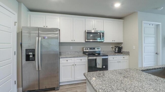 Building Photo - 10125 Willow Leaf Dr