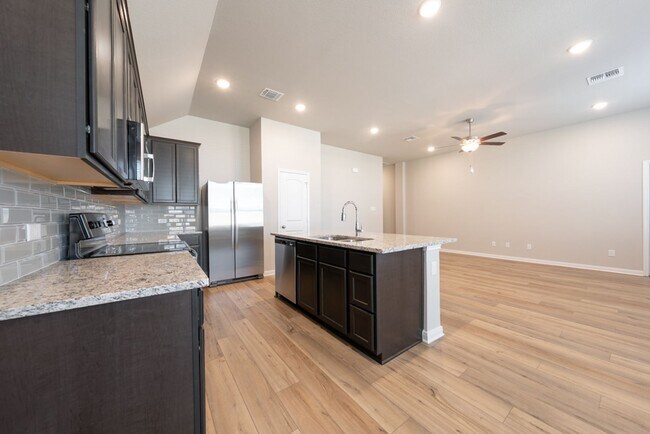 Building Photo - 3 Bed|2 Bath- with Study in Belton ISD