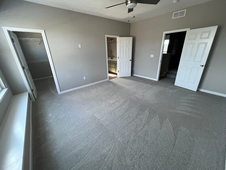 Building Photo - 202 Harvest Pt Wy