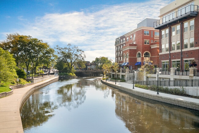 Building Photo - 1203 Whispering Hills Ct