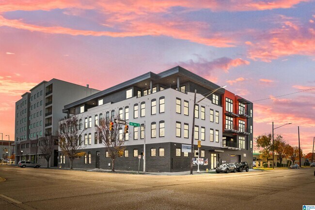 Building Photo - 1329 4th Ave S