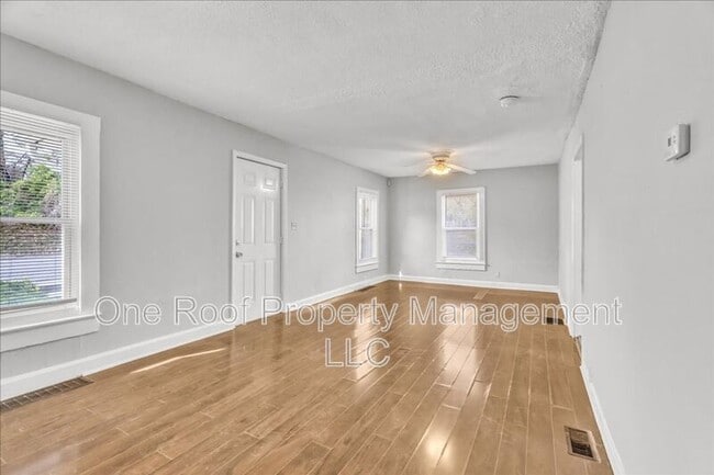 Building Photo - 2130 E 83rd St