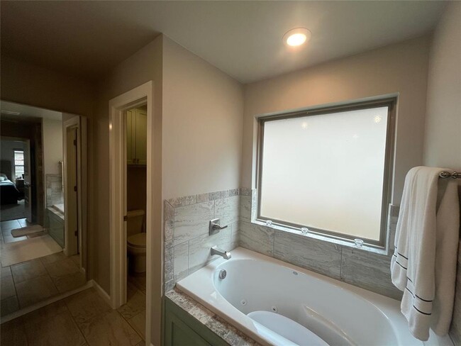 Building Photo - 5405 Carmel Crk Dr