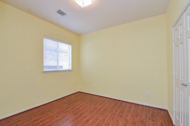 Building Photo - 20110 Goss Hollow Ln