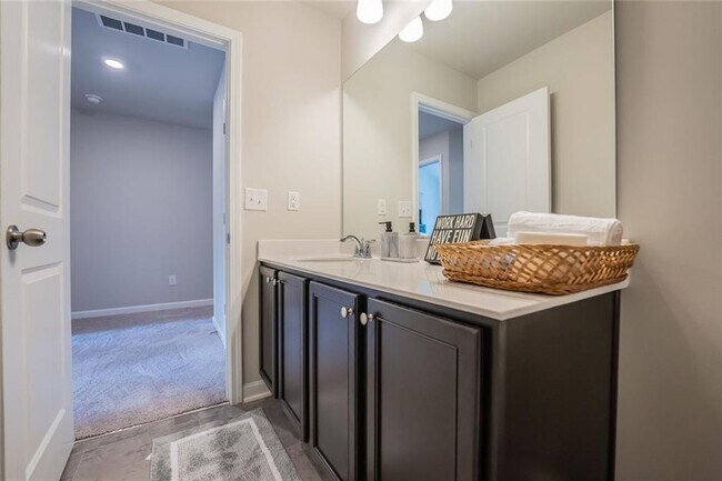 Building Photo - 454 Burgundy Terrace SE