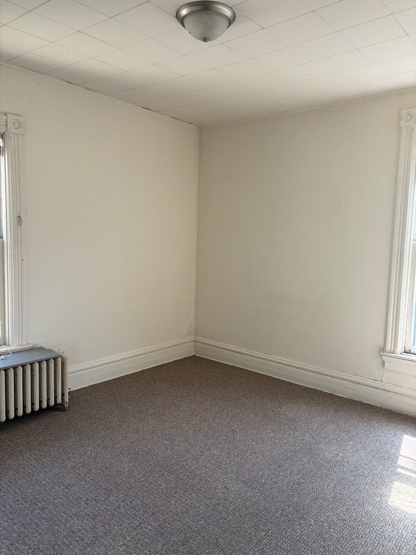 Building Photo - 319 N Pinckney St