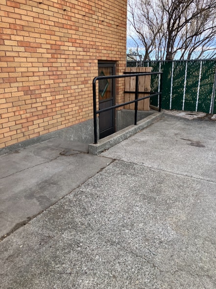 Building Photo - 1120 10th Ave NW