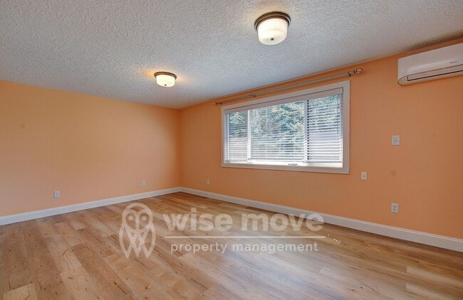 Building Photo - Felida Park- 4 Bedrooms on 1.5 Acres