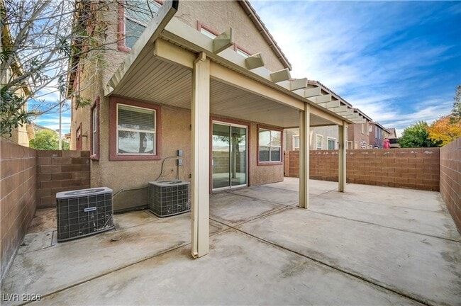 Building Photo - 9260 Pembrook Falls Ave