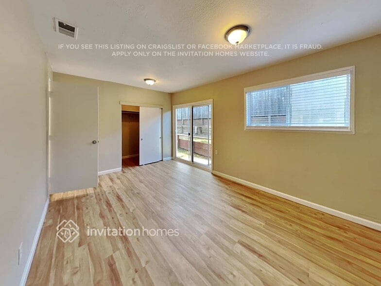 Building Photo - 8140 Villa Oak Dr