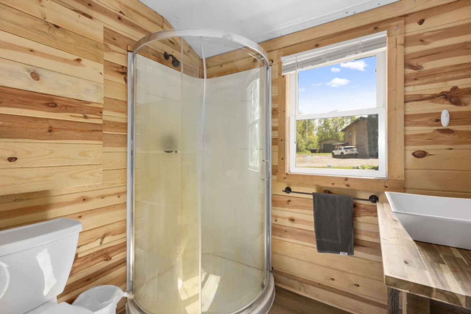 Building Photo - 40552 Mary Lake Rd