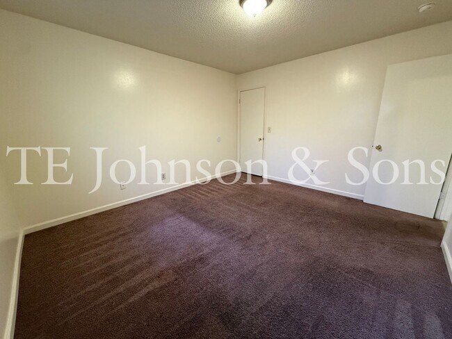 Building Photo - All-Inclusive Living in a Prime Winston-Sa...