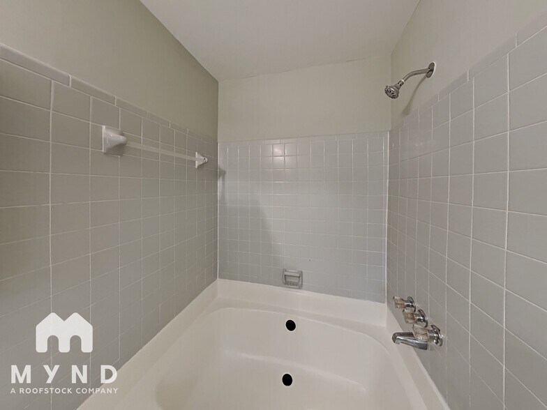 Building Photo - 55 Pilgrim Way