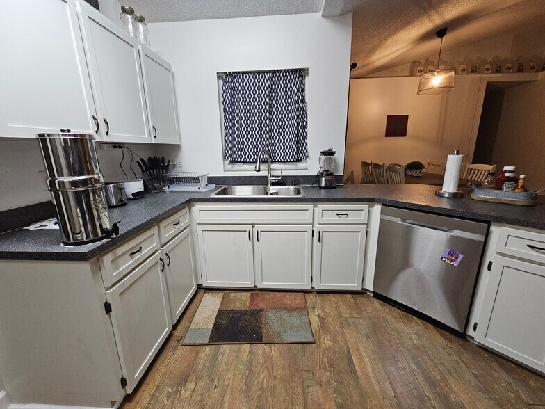 Building Photo - 3589 Egret Dr