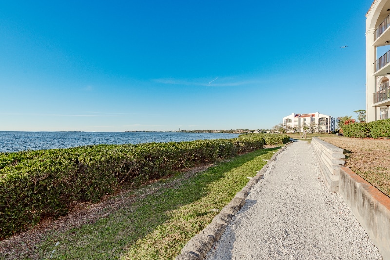 Building Photo - 14 Mariner Dr