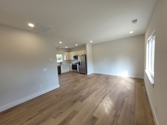 Building Photo - 1214 Pearl St