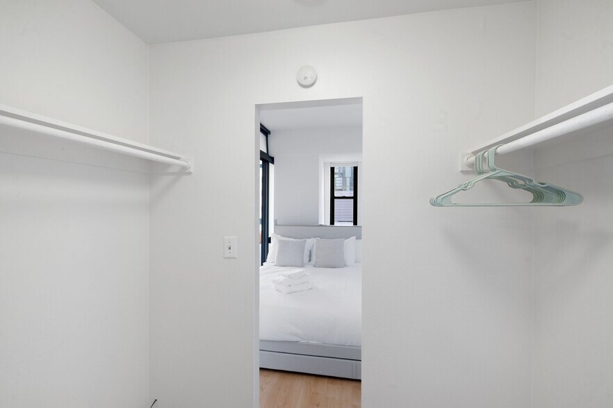 Building Photo - 1 Daniel Burnham Court