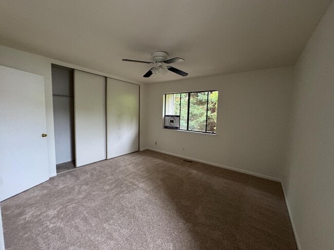 Building Photo - 862 Tamalpais Ave