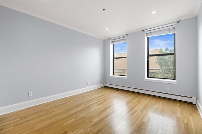 Building Photo - 1115 Willow Ave
