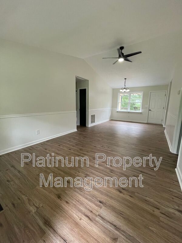 Building Photo - 35 Pecks Creek Ct