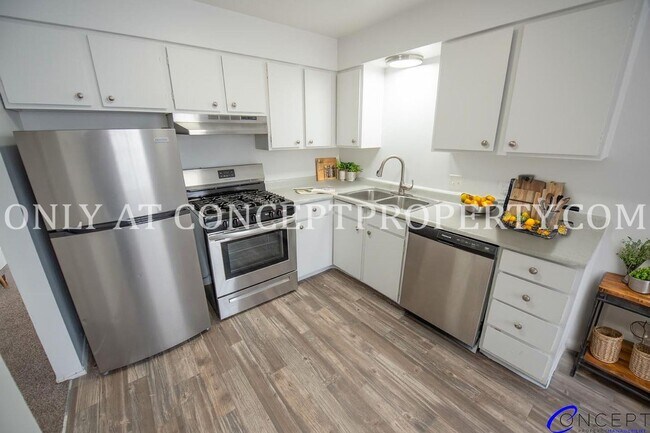 Building Photo - Heritage Gardens