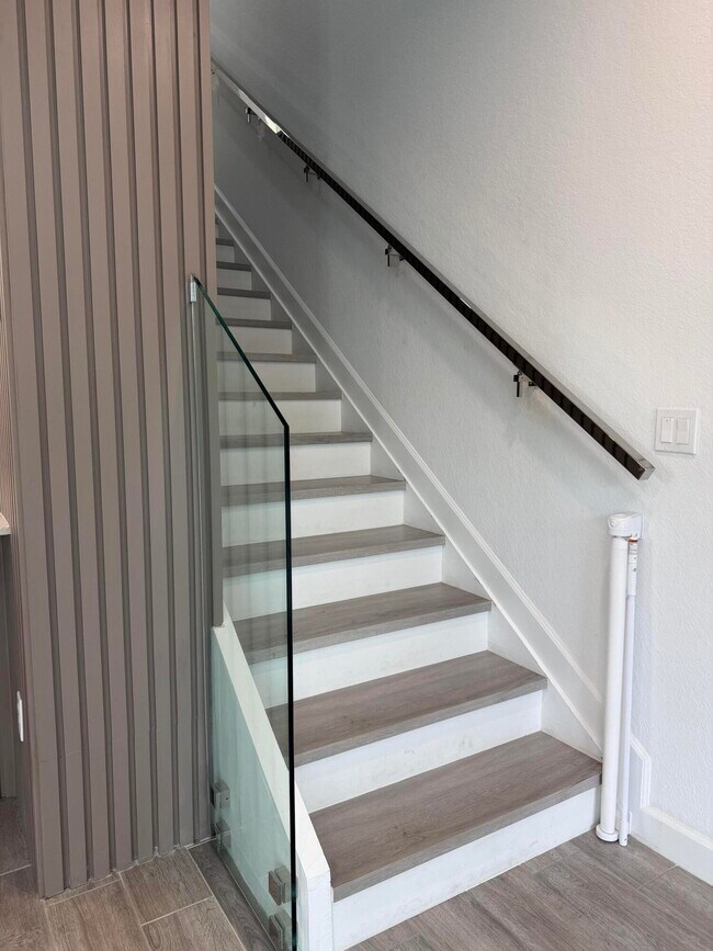 Building Photo - 4416 Hammock Grove Dr