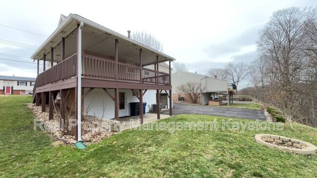Building Photo - 575 Sautter Dr