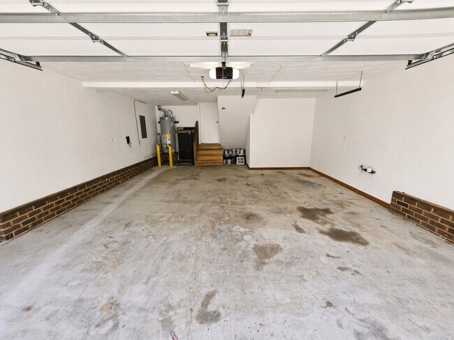 Building Photo - 413 Saddle Ct