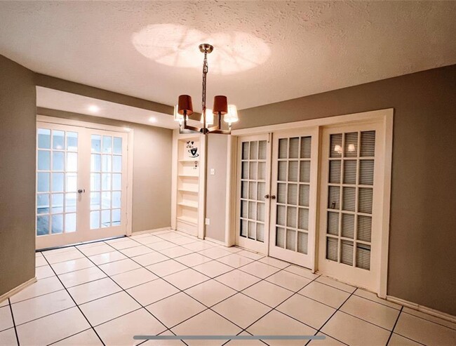 Building Photo - 9226 Spindlewood Dr