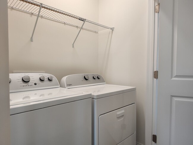 Building Photo - Beautiful Pristine, move-in ready Townhome...