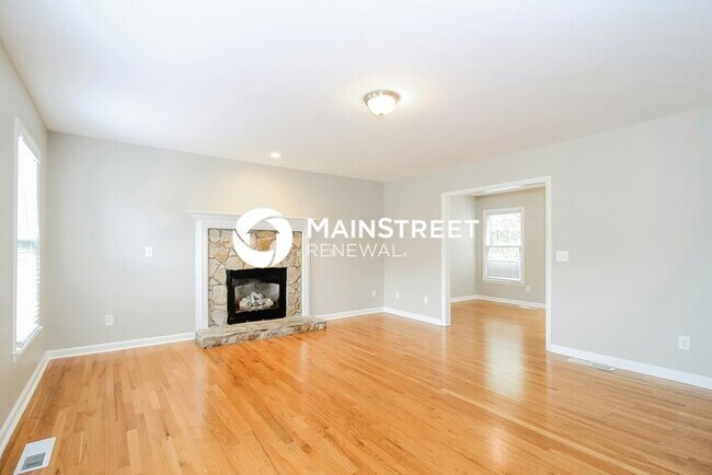 Building Photo - 3 Bedroom Pet-Friendly Home in Winston-Salem, NC with Main Street Renewal