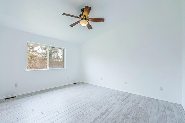 Building Photo - 1563 Scio Ridge Rd