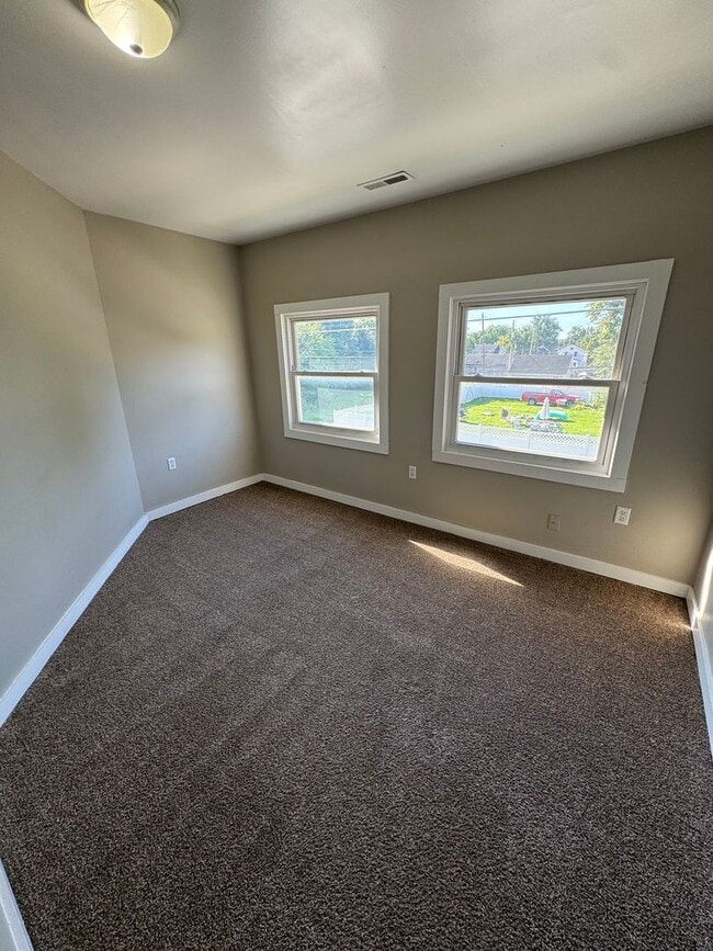 Building Photo - 411 Boltz St